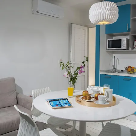 Aminess Vival Port9 *